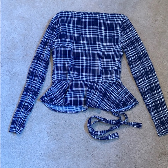 Aritzia Wrap Top - Picture 5 of 5